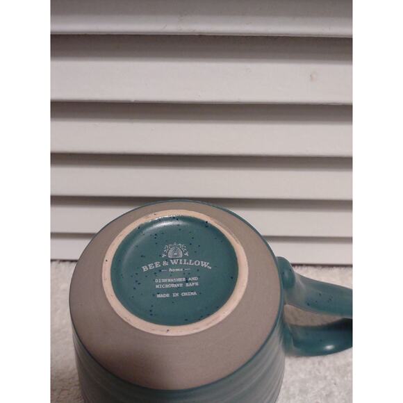 Bee & Willow dark forest green ribbed speckled stoneware coffee mug cup - Picture 6 of 6